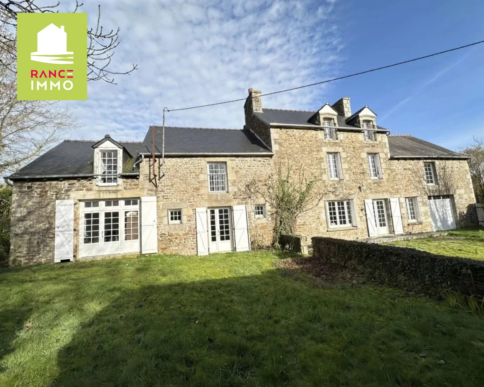 MAISON EN PIERRES LANVALLAY