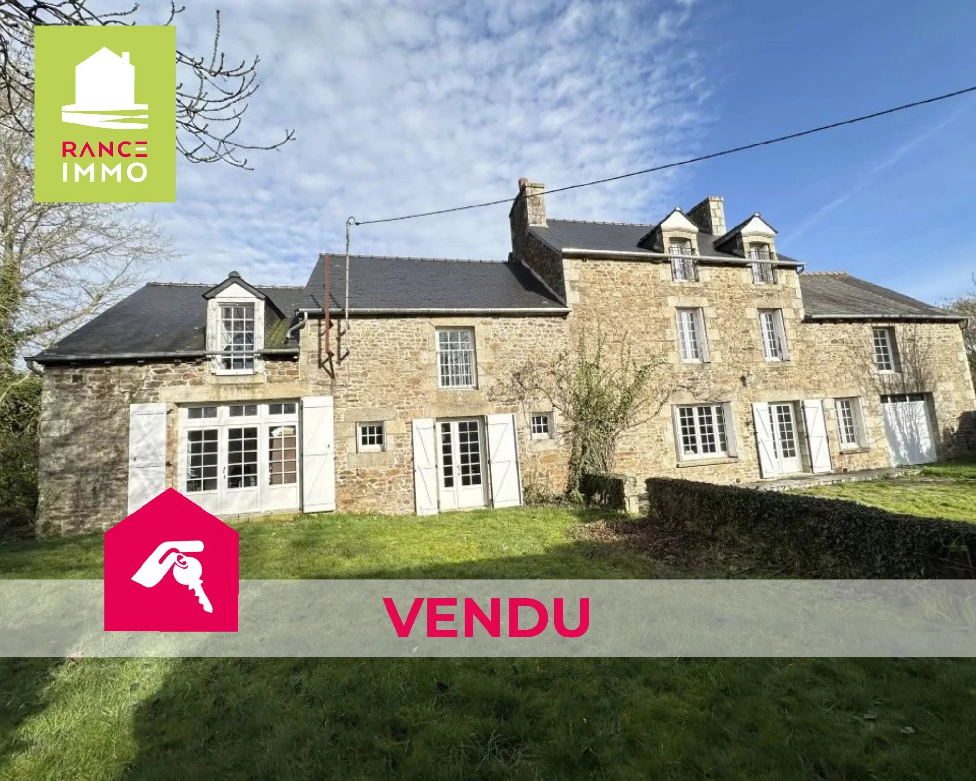 MAISON EN PIERRES LANVALLAY