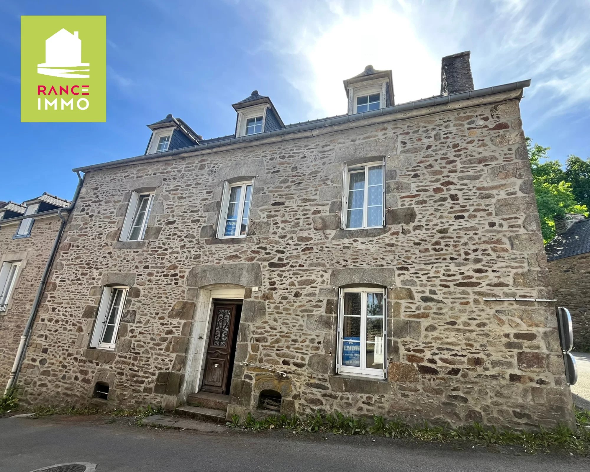 Immeuble de rapport à fort potentiel – Centre-bourg de Plouër-sur-Rance