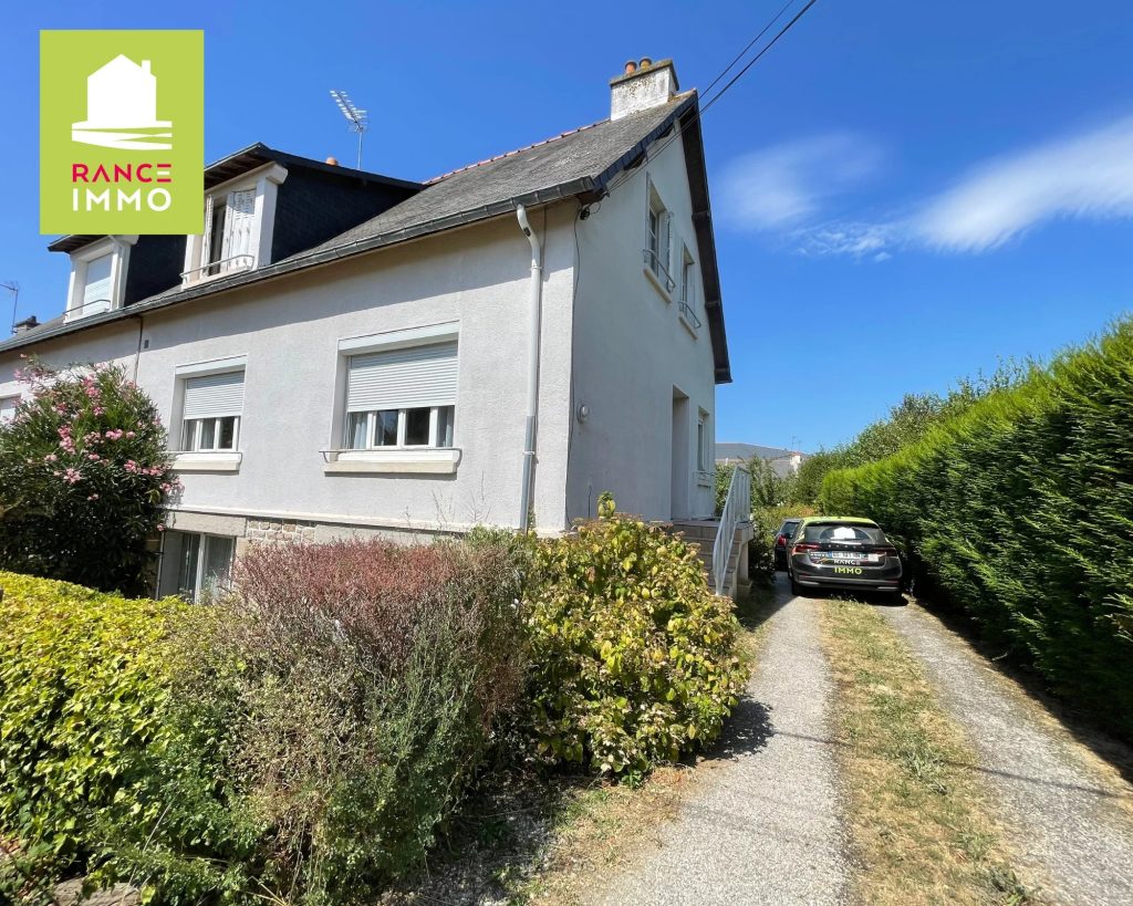 NOUVEAUTÉ À DINAN – MAISON AVEC TERRAIN CONSTRUCTIBLE DE 582 M²